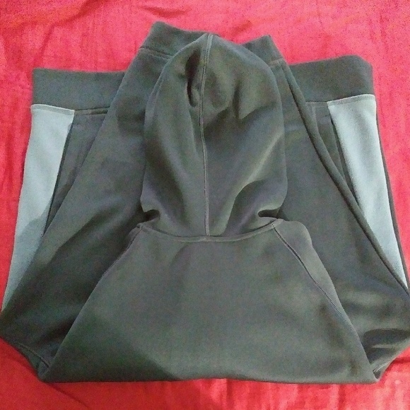 Reebox Athletic Zipper-Up Hoodie - Picture 7 of 7